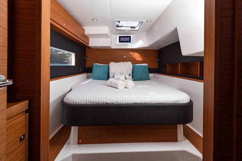 Yacht charter blog - catamaran Aquamania guest cabin