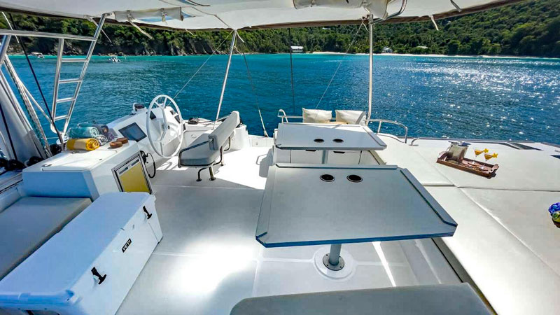 Yacht charter blog - catamaran Island Kisses