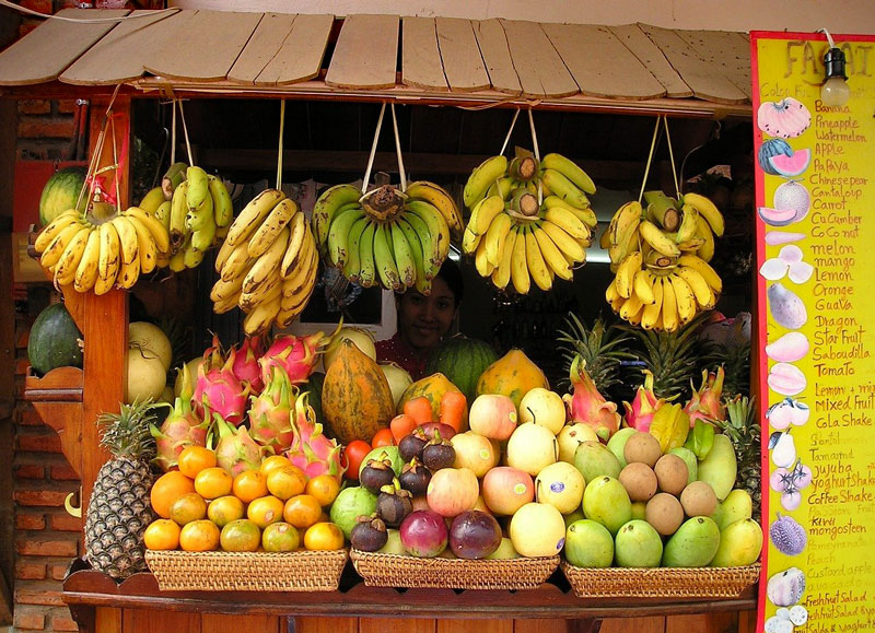 Yacht charter blog - tropical fruit stand - pixabay